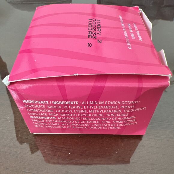 Mary Kay Signature Loose Powder Ivory 2 ~ #000233 .74 oz ~ New Old Stock - Picture 3 of 6